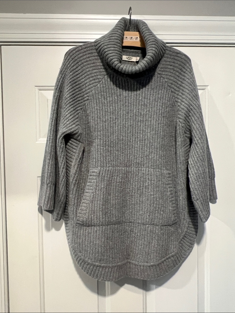 UGG Women's Wool Blend Gray Knit Turtleneck Sweater Poncho Sz S Cozy Layer Basic